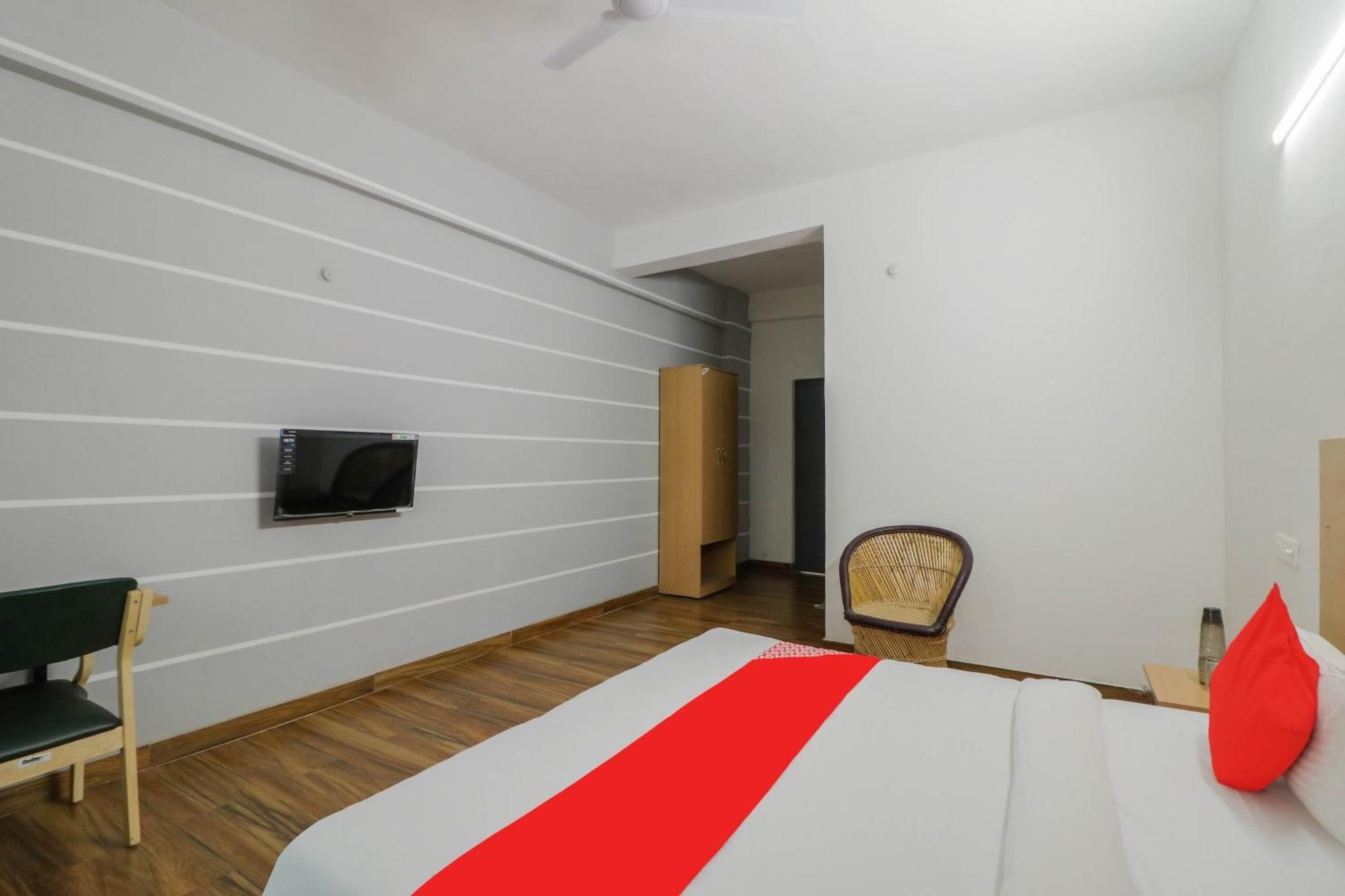 Townhall Bhiwadi Exterior photo